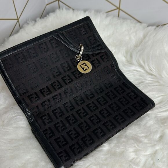 💯Authentic Fendi Long Bi-fold Wallet🍀 - Picture 8 of 12